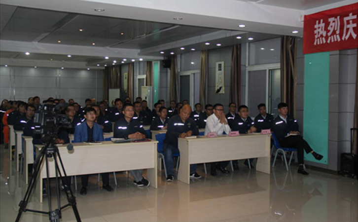 熱烈慶?！痘趾牍芾韺W院揭牌儀式》圓滿成功