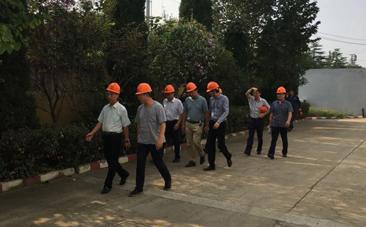 省、市環(huán)保廳領導一行對我公司例行檢查